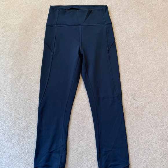 [SOLD] Lululemon In Movement High-Rise Legging 25” - Picture 5 of 6